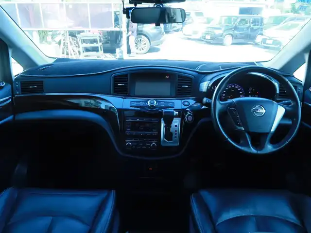 日産 エルグランド VIP 千葉県 2011(平23)年 17.2万km ファントムブラック 純正ナビ/ワンセグTV/Bluetooth/CD/DVD再生/アラウンドビュー/サンルーフ/両側パワースライドドア/シートヒーター/全席電動シート/オットマン（2列目）/サンシェード（2列目）/パワーバックドア/左側ユニバーサルステップ/ビルトインETC/革巻ステアリング&シフトノブ/デフロック/ウインカーミラー /保証書/取扱説明書/スペアキー