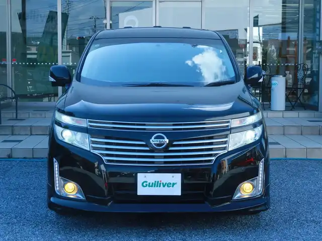 日産 エルグランド VIP 千葉県 2011(平23)年 17.2万km ファントムブラック 純正ナビ/ワンセグTV/Bluetooth/CD/DVD再生/アラウンドビュー/サンルーフ/両側パワースライドドア/シートヒーター/全席電動シート/オットマン（2列目）/サンシェード（2列目）/パワーバックドア/左側ユニバーサルステップ/ビルトインETC/革巻ステアリング&シフトノブ/デフロック/ウインカーミラー /保証書/取扱説明書/スペアキー