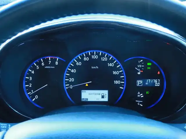日産 エルグランド VIP 千葉県 2011(平23)年 17.2万km ファントムブラック 純正ナビ/ワンセグTV/Bluetooth/CD/DVD再生/アラウンドビュー/サンルーフ/両側パワースライドドア/シートヒーター/全席電動シート/オットマン（2列目）/サンシェード（2列目）/パワーバックドア/左側ユニバーサルステップ/ビルトインETC/革巻ステアリング&シフトノブ/デフロック/ウインカーミラー /保証書/取扱説明書/スペアキー