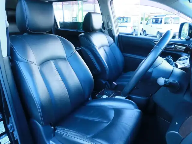 日産 エルグランド VIP 千葉県 2011(平23)年 17.2万km ファントムブラック 純正ナビ/ワンセグTV/Bluetooth/CD/DVD再生/アラウンドビュー/サンルーフ/両側パワースライドドア/シートヒーター/全席電動シート/オットマン（2列目）/サンシェード（2列目）/パワーバックドア/左側ユニバーサルステップ/ビルトインETC/革巻ステアリング&シフトノブ/デフロック/ウインカーミラー /保証書/取扱説明書/スペアキー