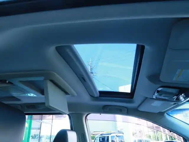 日産 エルグランド VIP 千葉県 2011(平23)年 17.2万km ファントムブラック 純正ナビ/ワンセグTV/Bluetooth/CD/DVD再生/アラウンドビュー/サンルーフ/両側パワースライドドア/シートヒーター/全席電動シート/オットマン（2列目）/サンシェード（2列目）/パワーバックドア/左側ユニバーサルステップ/ビルトインETC/革巻ステアリング&シフトノブ/デフロック/ウインカーミラー /保証書/取扱説明書/スペアキー