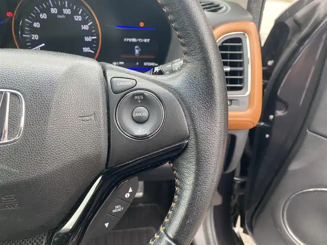 ホンダ ヴェゼル ハイブリッド Z 福岡県 2014(平26)年 7.3万km ルーセブラックM ・クルーズコントロール/・純正ナビ／ＢＴ／ＵＳＢ/・バックカメラ/・ハーフレザー/シートヒーター/・フルセグ/・ＥＴＣ/・純正１７ＡＷ