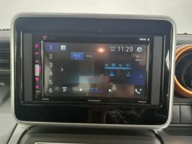 スズキ スペーシア ギア HYBRID XZ 愛知県 2020(令2)年 5万km フェニックスレッドパール/ガンメタリック2トーンルーフ スズキセーフティサポート/　　・デュアルカメラブレーキサポート/　　・車線維持支援機能/　　・ふらつき警報機能/　　・アダプティブクルーズコントロール/　　・ハイビームアシスト/パイオニア製6.8インチディスプレイオーディオ/　　・CD/DVD/BT/バックカメラ/ETC/革巻きステアリング/シートヒーター（前席）/両側パワースライドドア/ルーフレール/純正LEDヘッドライト/フォグランプ/取扱説明書/保証書/スペアキー