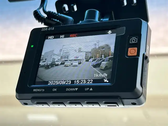 スズキ ソリオ X 大阪府 2015(平27)年 3.5万km シルキーシルバーメタリック ワンオーナー/純正7インチナビ/・AM FM BT フルセグ/クルーズコントロール/バックカメラ/プッシュスタート/片側パワースライドドア/ETC/スペアキー1本/ドライブレコーダー(ZDR-015)/保証書/取扱説明書/記録簿 R7 R5 R3 R1 H29 H28 H27