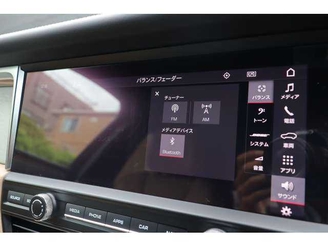 ポルシェ マカン S 大分県 2019(令1)年 5.9万km 白 アダプティブクルーズコントロール/ブラインドスポットモニター/スポーツクロノパッケージ/ポルシェ・アクティブ・サスペンション・マネージメント/ＢＯＳＥスピーカー/茶革シート/シートヒーター（D席/N席）/パワーシート/純正ナビ/ＣａｒＰｌａｙ/Bluetooth/全方位カメラ/パドルシフト/ＬＥＤヘッドライト/オートライト/純正２０インチＡＷ/ＥＴＣ