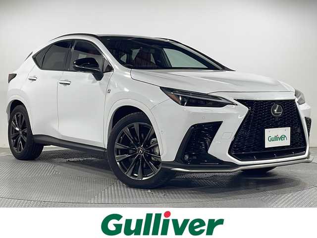レクサス ＮＸ 350h Fスポーツ 広島県 2022(令4)年 1.7万km ホワイトノーヴァガラスフレーク パノラマルーフ/純正14型ディスプレイオーディオ（Bluetooth/フルセグTV/AppleCarPlay/AndroidAuto）/パノラミックビューモニター/ルーフレール/Fスポーツ専用赤革シート/パワーバックドア/パワーシート（運転席/助手席）/ポジションメモリー/シートヒーター（運転席/助手席/後席左右）/シートベンチレーション（運転席/助手席）/ステアリングヒーター/Lexus Safety System+/・プリクラッシュセーフティ/・レーンチェンジアシスト/・レーントレーシングアシスト/・アダプティブハイビーム/・レーダークルーズコントロール/・プロアクティブドライビングアシスト/アドバンストパーク/パーキングサポートブレーキ/ブラインドスポットモニター/リヤクロストラフィックアラート/3眼LEDヘッドライト/ヘッドアップディスプレイ/パドルシフト/ETC2.0/ドライブレコーダー/USB入力端子