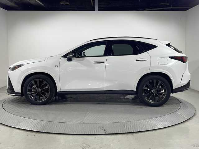レクサス ＮＸ 350h Fスポーツ 広島県 2022(令4)年 1.7万km ホワイトノーヴァガラスフレーク パノラマルーフ/純正14型ディスプレイオーディオ（Bluetooth/フルセグTV/AppleCarPlay/AndroidAuto）/パノラミックビューモニター/ルーフレール/Fスポーツ専用赤革シート/パワーバックドア/パワーシート（運転席/助手席）/ポジションメモリー/シートヒーター（運転席/助手席/後席左右）/シートベンチレーション（運転席/助手席）/ステアリングヒーター/Lexus Safety System+/・プリクラッシュセーフティ/・レーンチェンジアシスト/・レーントレーシングアシスト/・アダプティブハイビーム/・レーダークルーズコントロール/・プロアクティブドライビングアシスト/アドバンストパーク/パーキングサポートブレーキ/ブラインドスポットモニター/リヤクロストラフィックアラート/3眼LEDヘッドライト/ヘッドアップディスプレイ/パドルシフト/ETC2.0/ドライブレコーダー/USB入力端子