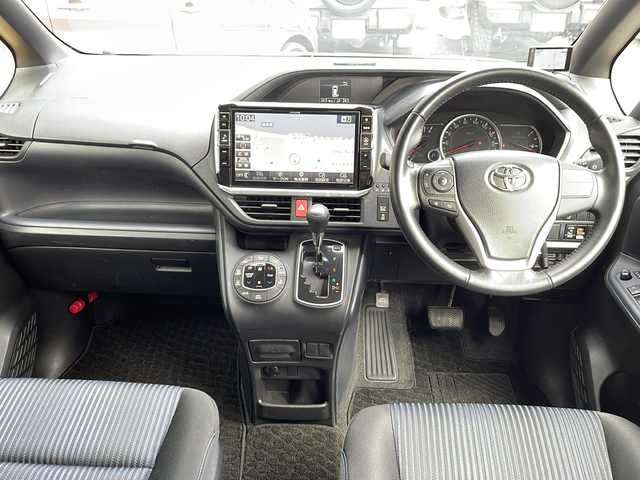 トヨタ ヴォクシー ZS 鳥取県 2017(平29)年 7.4万km ホワイトパールクリスタルシャイン ワンオーナー/パワースライドドア/アルパイン11インチナビ/フルセグTV　DVD CD Bluetooth　SD/バックカメラ/ETC/ドライブレコーダー前後室内/社外レーダー/トヨタセーフティセンス/・衝突回避支援機能/・レーンディパーチャーアラート/・オートマチックハイビーム/・先行車発進/・信号情報/・緊急時操舵支援/S-VSC/MTモード付AT/アイドリングストップ/オートマチックハイビーム/プッシュスタート/フロアマット/ドアバイザー/LEDライト/フォグランプ/１６インチアルミ/ターンミラー/プライバシーガラス/スマートキー/スペアキー/新車保証書/取扱説明書