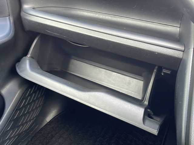 トヨタ ヴォクシー ZS 鳥取県 2017(平29)年 7.4万km ホワイトパールクリスタルシャイン ワンオーナー/パワースライドドア/アルパイン11インチナビ/フルセグTV　DVD CD Bluetooth　SD/バックカメラ/ETC/ドライブレコーダー前後室内/社外レーダー/トヨタセーフティセンス/・衝突回避支援機能/・レーンディパーチャーアラート/・オートマチックハイビーム/・先行車発進/・信号情報/・緊急時操舵支援/S-VSC/MTモード付AT/アイドリングストップ/オートマチックハイビーム/プッシュスタート/フロアマット/ドアバイザー/LEDライト/フォグランプ/１６インチアルミ/ターンミラー/プライバシーガラス/スマートキー/スペアキー/新車保証書/取扱説明書