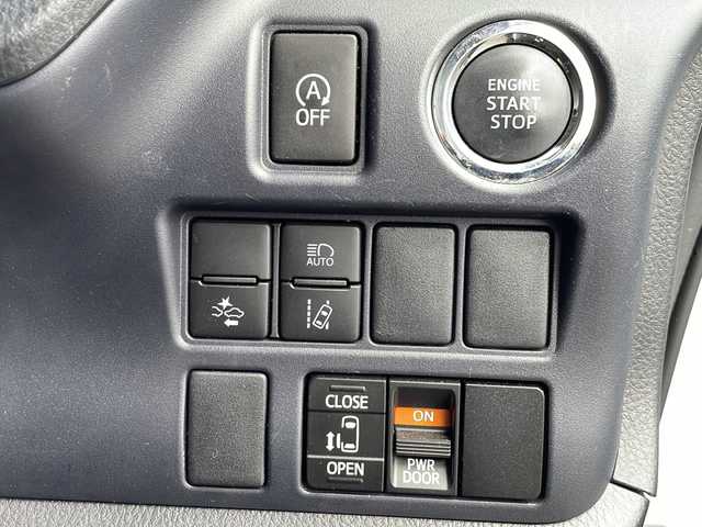 トヨタ ヴォクシー ZS 鳥取県 2017(平29)年 7.4万km ホワイトパールクリスタルシャイン ワンオーナー/パワースライドドア/アルパイン11インチナビ/フルセグTV　DVD CD Bluetooth　SD/バックカメラ/ETC/ドライブレコーダー前後室内/社外レーダー/トヨタセーフティセンス/・衝突回避支援機能/・レーンディパーチャーアラート/・オートマチックハイビーム/・先行車発進/・信号情報/・緊急時操舵支援/S-VSC/MTモード付AT/アイドリングストップ/オートマチックハイビーム/プッシュスタート/フロアマット/ドアバイザー/LEDライト/フォグランプ/１６インチアルミ/ターンミラー/プライバシーガラス/スマートキー/スペアキー/新車保証書/取扱説明書