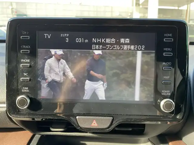 トヨタ ヤリスクロス ハイブリッド Z 青森県 2020(令2)年 4万km センシュアルレッドマイカ ワンオーナー/４WD/トヨタ純正ナビ/AM/FM/CD/DVD/フルセグ/USB/Bluetooth/パノラミックビューモニター/TOYOTA Safety Sense/・レーダークルーズコントロール/・プリクラッシュセーフティ/・レーンディパーチャーアラート/・先行車発進告知機能/・オートマチックハイビーム/パワーバックドア/電動パーキングブレーキ/ダウンヒルアシストコントロール/運転席パワーシート/前席シートヒーター/ETC/社外ドライブレコーダー(ZNR025)/スペアキー/LEDヘッドライト/純正AW18インチ夏タイヤ/社外AWスタッドレスタイヤ車載/取扱説明書/保証書