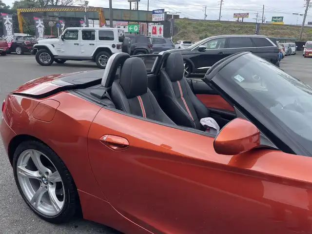 ＢＭＷ Ｚ４ sDrive20i Mスポーツ 静岡県 2013(平25)年 6.9万km オレンジ デザイン・ピュア・トラクション/・専用色「ヴァレンシア・オレンジ」/・アルカンターラ＆レザーコンビシート/（オレンジステッチ＆ハイライト）/・オレンジトリム/Mスポーツパッケージ/純正HDDナビ/・Bluetooth/・CD/DVD/パワーシート/シートヒーター/ミラー一体型ETC
