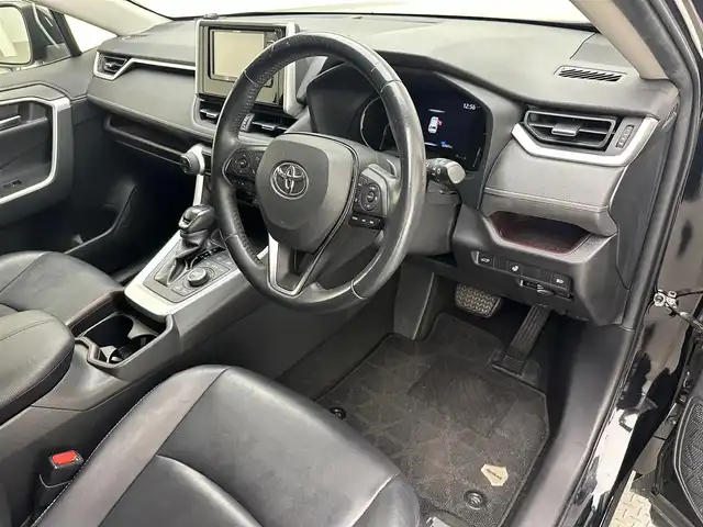 トヨタ ＲＡＶ４ G Zパッケージ 兵庫県 2019(令1)年 6.4万km アティチュードブラックマイカ 社外7インチナビ/フルセグ CD DVD BT MSV/バックカメラ/レーダークルーズコントロール/プリクラッシュセーフティー/LTA/BSM/クリアランスソナー/RCTA/PKSB/RSA/デジタルインナーミラー/ETC/LEDヘッドライト/LEDフォグライト/オートライト/オートハイビーム/ステアリングヒーター/電子パーキング/HOLD/スマートキー