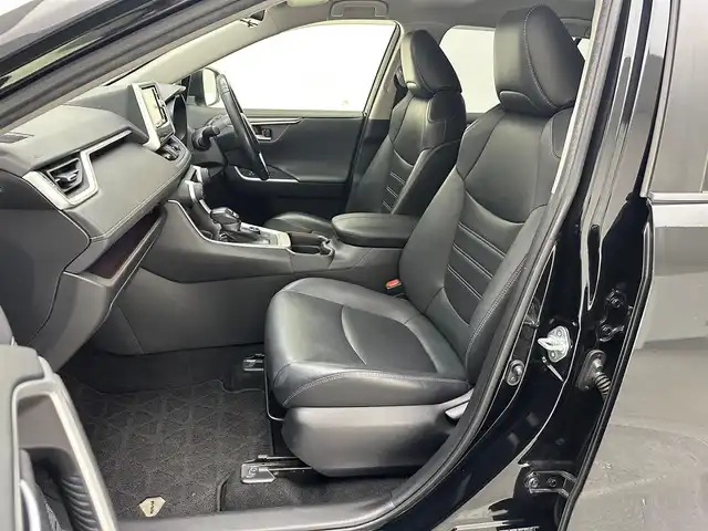 トヨタ ＲＡＶ４ G Zパッケージ 兵庫県 2019(令1)年 6.4万km アティチュードブラックマイカ 社外7インチナビ/フルセグ CD DVD BT MSV/バックカメラ/レーダークルーズコントロール/プリクラッシュセーフティー/LTA/BSM/クリアランスソナー/RCTA/PKSB/RSA/デジタルインナーミラー/ETC/LEDヘッドライト/LEDフォグライト/オートライト/オートハイビーム/ステアリングヒーター/電子パーキング/HOLD/スマートキー