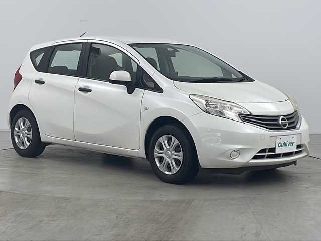 日産 ノート S 道央・札幌 2013(平25)年 4.4万km パール ・ワンオーナー/・純正オーディオ&CD&AUX/・アイドリングストップ/・社外レーダー/・純正エンジンスターター/・リモコンキー/・社外AW付夏タイヤ積込