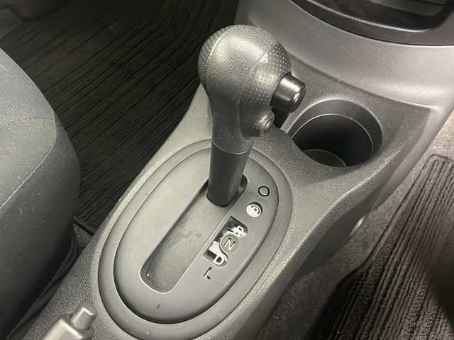 日産 ノート S 道央・札幌 2013(平25)年 4.4万km パール ・ワンオーナー/・純正オーディオ&CD&AUX/・アイドリングストップ/・社外レーダー/・純正エンジンスターター/・リモコンキー/・社外AW付夏タイヤ積込