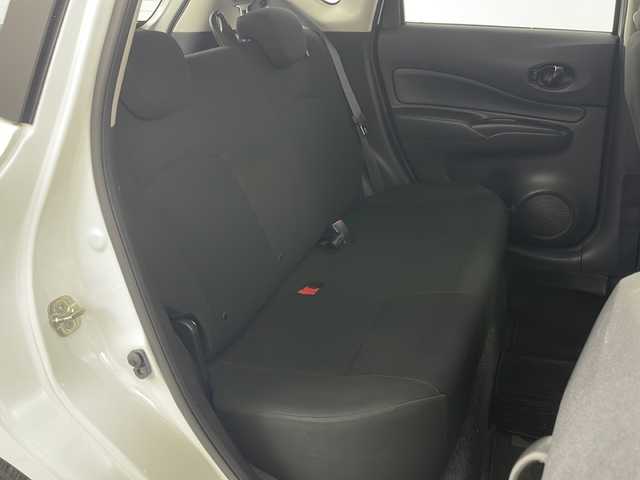 日産 ノート S 道央・札幌 2013(平25)年 4.4万km パール ・ワンオーナー/・純正オーディオ&CD&AUX/・アイドリングストップ/・社外レーダー/・純正エンジンスターター/・リモコンキー/・社外AW付夏タイヤ積込