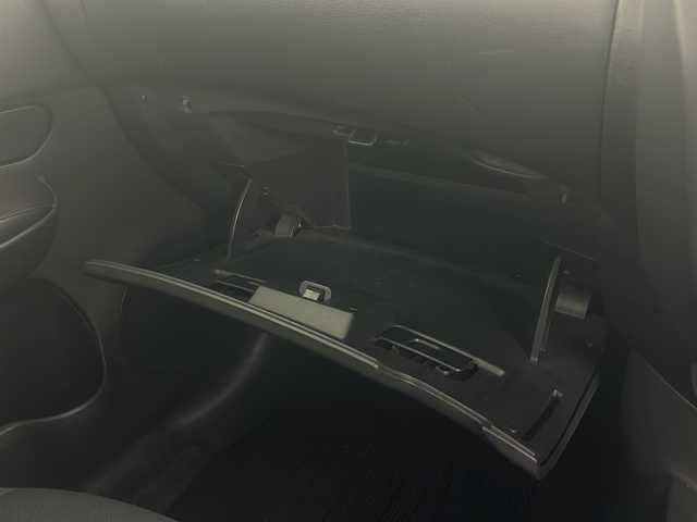 日産 ノート S 道央・札幌 2013(平25)年 4.4万km パール ・ワンオーナー/・純正オーディオ&CD&AUX/・アイドリングストップ/・社外レーダー/・純正エンジンスターター/・リモコンキー/・社外AW付夏タイヤ積込