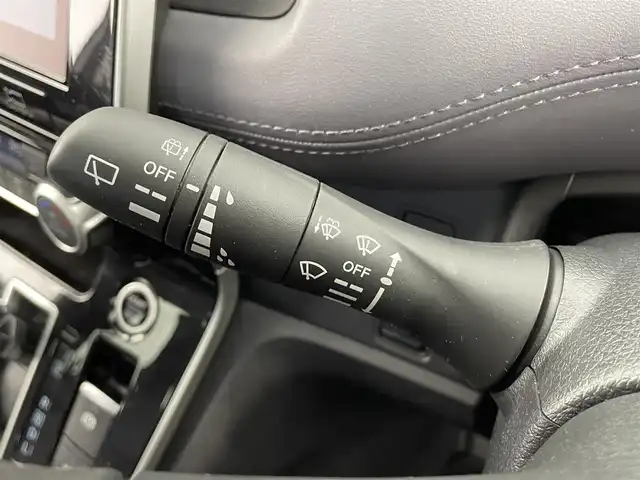 日産 セレナ ハイウェイスター V 大分県 2020(令2)年 4.1万km ダークメタルグレー プロパイロット/純正ナビ/（フルセグ/CD/DVD/Bluetooth）/アラウンドビューモニター/デジタルインナーミラー/前方ドライブレコーダー/フリップダウンモニター/電動パーキングブレーキ/オートブレーキホールド/両側パワースライドドア/ETC/ステアリングスイッチ/電動格納ミラー/プッシュスタート・スマートキー/純正アルミホイール/保証書・取扱説明書