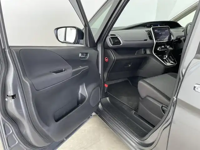 日産 セレナ ハイウェイスター V 大分県 2020(令2)年 4.1万km ダークメタルグレー プロパイロット/純正ナビ/（フルセグ/CD/DVD/Bluetooth）/アラウンドビューモニター/デジタルインナーミラー/前方ドライブレコーダー/フリップダウンモニター/電動パーキングブレーキ/オートブレーキホールド/両側パワースライドドア/ETC/ステアリングスイッチ/電動格納ミラー/プッシュスタート・スマートキー/純正アルミホイール/保証書・取扱説明書