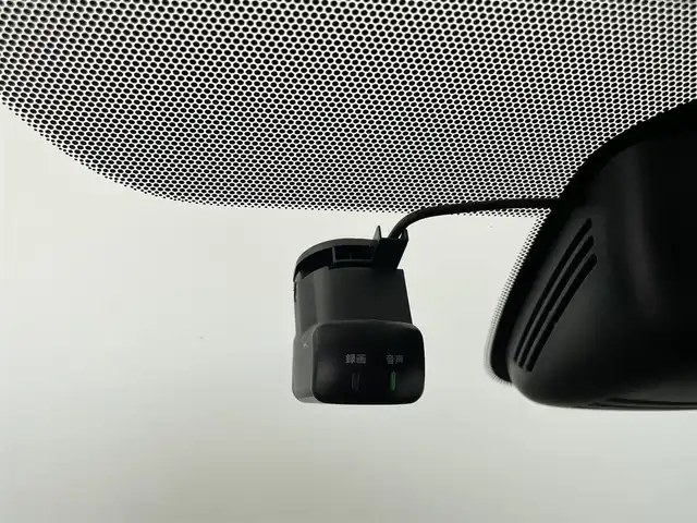 日産 セレナ ハイウェイスター V 大分県 2020(令2)年 4.1万km ダークメタルグレー プロパイロット/純正ナビ/（フルセグ/CD/DVD/Bluetooth）/アラウンドビューモニター/デジタルインナーミラー/前方ドライブレコーダー/フリップダウンモニター/電動パーキングブレーキ/オートブレーキホールド/両側パワースライドドア/ETC/ステアリングスイッチ/電動格納ミラー/プッシュスタート・スマートキー/純正アルミホイール/保証書・取扱説明書