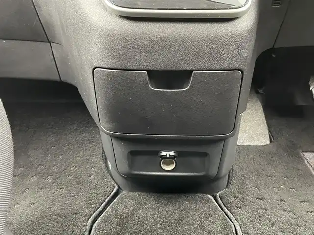 日産 セレナ ハイウェイスター V 大分県 2020(令2)年 4.1万km ダークメタルグレー プロパイロット/純正ナビ/（フルセグ/CD/DVD/Bluetooth）/アラウンドビューモニター/デジタルインナーミラー/前方ドライブレコーダー/フリップダウンモニター/電動パーキングブレーキ/オートブレーキホールド/両側パワースライドドア/ETC/ステアリングスイッチ/電動格納ミラー/プッシュスタート・スマートキー/純正アルミホイール/保証書・取扱説明書