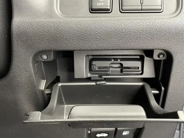 日産 セレナ ハイウェイスター V 大分県 2020(令2)年 4.1万km ダークメタルグレー プロパイロット/純正ナビ/（フルセグ/CD/DVD/Bluetooth）/アラウンドビューモニター/デジタルインナーミラー/前方ドライブレコーダー/フリップダウンモニター/電動パーキングブレーキ/オートブレーキホールド/両側パワースライドドア/ETC/ステアリングスイッチ/電動格納ミラー/プッシュスタート・スマートキー/純正アルミホイール/保証書・取扱説明書