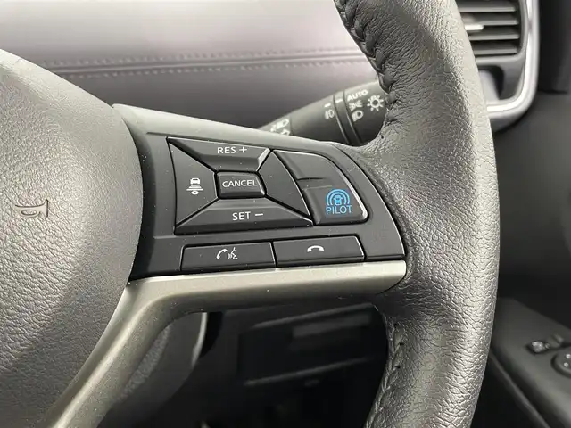 日産 セレナ ハイウェイスター V 大分県 2020(令2)年 4.1万km ダークメタルグレー プロパイロット/純正ナビ/（フルセグ/CD/DVD/Bluetooth）/アラウンドビューモニター/デジタルインナーミラー/前方ドライブレコーダー/フリップダウンモニター/電動パーキングブレーキ/オートブレーキホールド/両側パワースライドドア/ETC/ステアリングスイッチ/電動格納ミラー/プッシュスタート・スマートキー/純正アルミホイール/保証書・取扱説明書