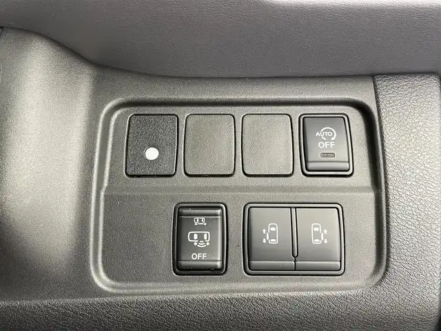 日産 セレナ ハイウェイスター V 大分県 2020(令2)年 4.1万km ダークメタルグレー プロパイロット/純正ナビ/（フルセグ/CD/DVD/Bluetooth）/アラウンドビューモニター/デジタルインナーミラー/前方ドライブレコーダー/フリップダウンモニター/電動パーキングブレーキ/オートブレーキホールド/両側パワースライドドア/ETC/ステアリングスイッチ/電動格納ミラー/プッシュスタート・スマートキー/純正アルミホイール/保証書・取扱説明書