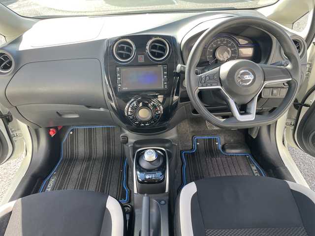 日産 ノート e－パワー X 千葉県 2019(平31)年 3.1万km ブリリアントホワイトパール 1オーナー　ナビMJ118D-W　全方位カメラ　スマートルームミラー　フルセグTV　BT　エマブレ　ドラレコ　ETC　スマートキー　プッシュスタート　15インチAW　オートライト　前後センサー