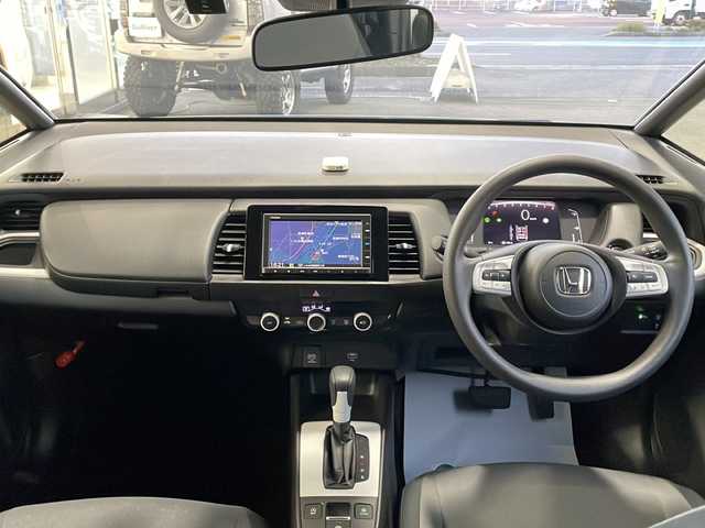 ホンダ フィット ベーシック 福島県 2021(令3)年 0.8万km プラチナホワイトパール １オーナー　純正ＳＤナビ　バックカメラ　ホンダセンシング　Ｒクルコン　前方ドライブレコーダー　スマートキー　コーナーセンサー　純正フロアマット　アイドリングストップ