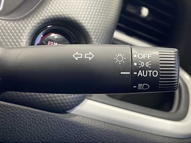 ホンダ フィット ベーシック 福島県 2021(令3)年 0.8万km プラチナホワイトパール １オーナー　純正ＳＤナビ　バックカメラ　ホンダセンシング　Ｒクルコン　前方ドライブレコーダー　スマートキー　コーナーセンサー　純正フロアマット　アイドリングストップ