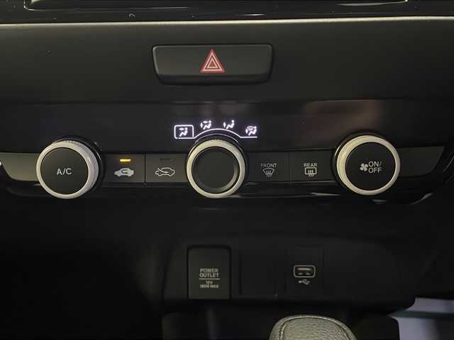 ホンダ フィット ベーシック 福島県 2021(令3)年 0.8万km プラチナホワイトパール １オーナー　純正ＳＤナビ　バックカメラ　ホンダセンシング　Ｒクルコン　前方ドライブレコーダー　スマートキー　コーナーセンサー　純正フロアマット　アイドリングストップ