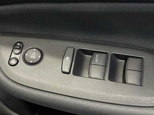 ホンダ フィット ベーシック 福島県 2021(令3)年 0.8万km プラチナホワイトパール １オーナー　純正ＳＤナビ　バックカメラ　ホンダセンシング　Ｒクルコン　前方ドライブレコーダー　スマートキー　コーナーセンサー　純正フロアマット　アイドリングストップ