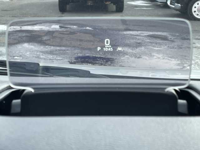 スズキ ソリオ HV MZ 青森県 2024(令6)年 1.1万km ピュアホワイトP 4WD/純正9インチメモリナビ・フルセグTV/CD・DVD・Bluetooth・USB/全方位カメラ/両側パワースライドドア/ヘッドアップディスプレイ/前席シートヒーター/セーフティサポート/デュアルカメラブレーキサポート/追従クルーズコントロール/レーンキープアシスト/ハイビームアシスト/車線逸脱警報/リアパーキングセンサー/ビルトインETC/シートバックテーブル/後席ロールサンシェード/LEDヘッドライト/オートライト/LEDフォグランプ/純正15インチアルミ