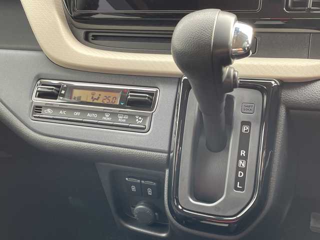 スズキ ソリオ HV MZ 青森県 2024(令6)年 1.1万km ピュアホワイトP 4WD/純正9インチメモリナビ・フルセグTV/CD・DVD・Bluetooth・USB/全方位カメラ/両側パワースライドドア/ヘッドアップディスプレイ/前席シートヒーター/セーフティサポート/デュアルカメラブレーキサポート/追従クルーズコントロール/レーンキープアシスト/ハイビームアシスト/車線逸脱警報/リアパーキングセンサー/ビルトインETC/シートバックテーブル/後席ロールサンシェード/LEDヘッドライト/オートライト/LEDフォグランプ/純正15インチアルミ