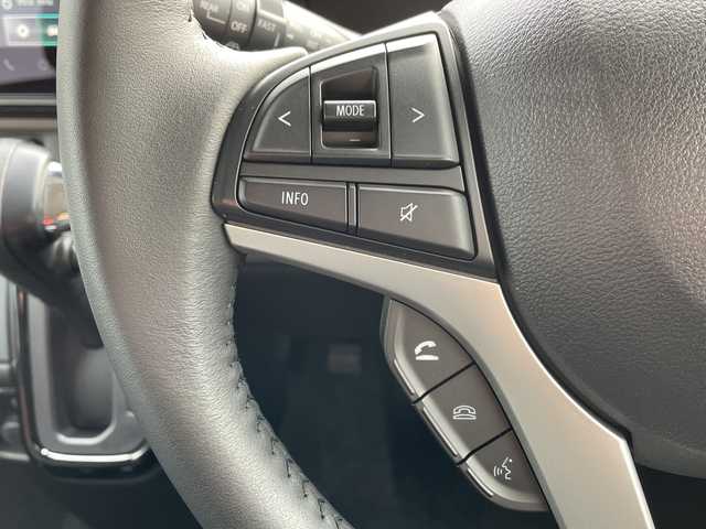 スズキ ソリオ HV MZ 青森県 2024(令6)年 1.1万km ピュアホワイトP 4WD/純正9インチメモリナビ・フルセグTV/CD・DVD・Bluetooth・USB/全方位カメラ/両側パワースライドドア/ヘッドアップディスプレイ/前席シートヒーター/セーフティサポート/デュアルカメラブレーキサポート/追従クルーズコントロール/レーンキープアシスト/ハイビームアシスト/車線逸脱警報/リアパーキングセンサー/ビルトインETC/シートバックテーブル/後席ロールサンシェード/LEDヘッドライト/オートライト/LEDフォグランプ/純正15インチアルミ