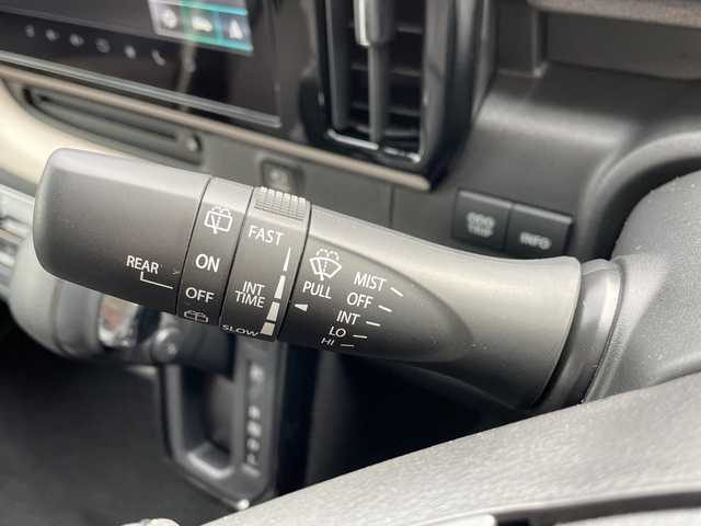 スズキ ソリオ HV MZ 青森県 2024(令6)年 1.1万km ピュアホワイトP 4WD/純正9インチメモリナビ・フルセグTV/CD・DVD・Bluetooth・USB/全方位カメラ/両側パワースライドドア/ヘッドアップディスプレイ/前席シートヒーター/セーフティサポート/デュアルカメラブレーキサポート/追従クルーズコントロール/レーンキープアシスト/ハイビームアシスト/車線逸脱警報/リアパーキングセンサー/ビルトインETC/シートバックテーブル/後席ロールサンシェード/LEDヘッドライト/オートライト/LEDフォグランプ/純正15インチアルミ