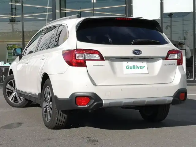 スバル アウトバック リミテッド 茨城県 2018(平30)年 8.2万km クリスタルホワイトP 純正ナビ/【SD・DISC・iPod・USB・TV・BT・ラジオ・AUX】/パワーシート/シートメモリ/シートヒーター/ステアリングヒーター/電動リアゲート/パドルシフト/レーダークルコン/Bカメラ/左サイドカメラ/ETC/BSM/ヒルアシストコントロール/ルーフレール