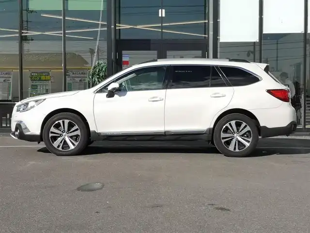 スバル アウトバック リミテッド 茨城県 2018(平30)年 8.2万km クリスタルホワイトP 純正ナビ/【SD・DISC・iPod・USB・TV・BT・ラジオ・AUX】/パワーシート/シートメモリ/シートヒーター/ステアリングヒーター/電動リアゲート/パドルシフト/レーダークルコン/Bカメラ/左サイドカメラ/ETC/BSM/ヒルアシストコントロール/ルーフレール