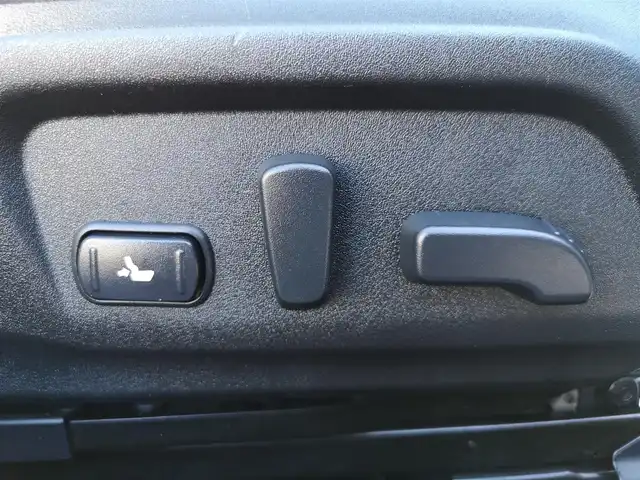 スバル アウトバック リミテッド 茨城県 2018(平30)年 8.2万km クリスタルホワイトP 純正ナビ/【SD・DISC・iPod・USB・TV・BT・ラジオ・AUX】/パワーシート/シートメモリ/シートヒーター/ステアリングヒーター/電動リアゲート/パドルシフト/レーダークルコン/Bカメラ/左サイドカメラ/ETC/BSM/ヒルアシストコントロール/ルーフレール