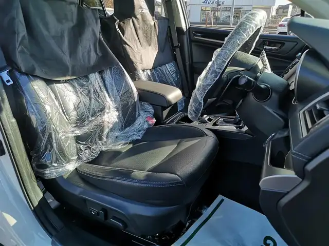 スバル アウトバック リミテッド 茨城県 2018(平30)年 8.2万km クリスタルホワイトP 純正ナビ/【SD・DISC・iPod・USB・TV・BT・ラジオ・AUX】/パワーシート/シートメモリ/シートヒーター/ステアリングヒーター/電動リアゲート/パドルシフト/レーダークルコン/Bカメラ/左サイドカメラ/ETC/BSM/ヒルアシストコントロール/ルーフレール