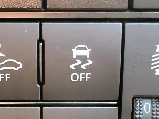 トヨタ ライズ G 秋田県 2020(令2)年 7.7万km シャイニングホワイトパール 4WD/衝突軽減システム/LEDヘッドライト/純正SDナビ（DVD/CD/BT/AM/FM/USB）/フルセグ（走行中視聴可能）/バックカメラ/トヨタ純正１６インチアルミ（夏タイヤ装着）/スマートキー/アイドリングストップ/プッシュスタート/コーナーセンサー/レーンキープアシスト/オートマチックハイビーム/MTモード付AT/ステアリングスイッチ/前席シートヒーター/純正フロアマット/純正ドアバイザー/オートライト/オートエアコン/横滑り防止/盗難防止装置/寒冷地仕様/ヘッドライトレベライザー/電動格納ウィンカーミラー/保証書/取扱説明書/記録簿/スペアキー×１