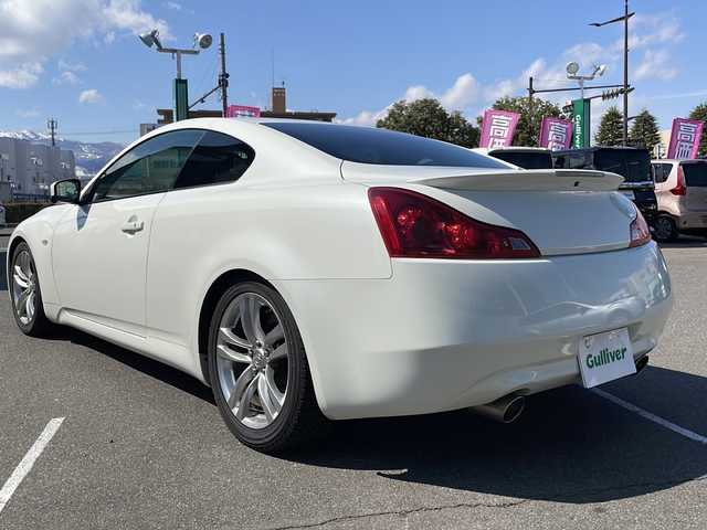 日産 スカイライン 370GT Type P 福島県 2008(平20)年 7.1万km ホワイトパール レザーシート/純正ＨＤＤナビ＆社外ＴＶチューナー/（ＤＶＤ＆ＣＤ＆ＡＵＸ）/バックカメラ/ＥＴＣ/純正１８inアルミホイール/車高調/オートライト/ＨＩＤライト/フォグランプ/電動格納ミラー/スマートキー/プッシュスタート/Ｗ＋サイドエアバッグ/ＡＢＳ/純正フロアマット/新車保証書/取扱説明書