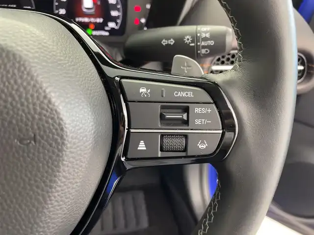 ホンダ ＺＲ－Ｖ ハイブリッド e:HEV Z 鹿児島県 2024(令6)年 1.3万km プレミアムクリスタルブルークリスタル ホンダセンシング/レーダークルーズコントロール/純正９インチナビ/フルセグTV/マルチビューモニター/パワーバックドア/レザーシート/シートヒーター/スマートキー/プッシュスタート/ＬＥＤヘッドライト/ビルトインＥＴＣ２．０/ブラインドスポットモニター/パドルシフト/シートメモリー/ＢＯＳＥサウンド/おくだけ充電