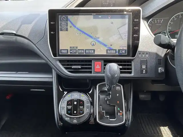 トヨタ ヴォクシー ZS 煌Ⅱ 愛知県 2016(平28)年 5.6万km アイスチタニウムマイカメタリック ワンオーナー/SDナビ/フルセグ/BT/CD/DVD/バックカメラ/アイドリングストップ/レーンキープアシスト/プッシュスタート/ETC/純正フロアマット/純正ドライブレコーダー/スマートキー/スペアキー/三列シート/ウォークスルー/両側パワースライド/取説/保証書