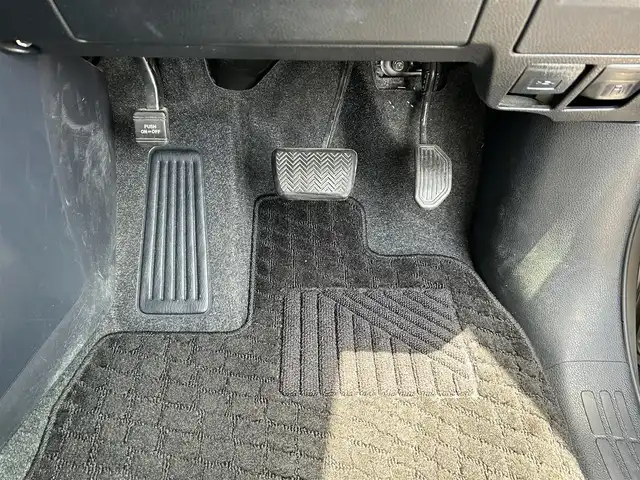 トヨタ ヴォクシー ZS 煌Ⅱ 愛知県 2016(平28)年 5.6万km アイスチタニウムマイカメタリック ワンオーナー/SDナビ/フルセグ/BT/CD/DVD/バックカメラ/アイドリングストップ/レーンキープアシスト/プッシュスタート/ETC/純正フロアマット/純正ドライブレコーダー/スマートキー/スペアキー/三列シート/ウォークスルー/両側パワースライド/取説/保証書