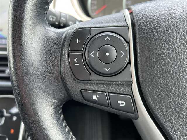 トヨタ ヴォクシー ZS 煌Ⅱ 兵庫県 2016(平28)年 5.6万km アイスチタニウムマイカメタリック ワンオーナー/SDナビ/フルセグ/BT/CD/DVD/バックカメラ/アイドリングストップ/セーフティセンスC/・プリクラッシュセーフティシステム/・レーンディパーチャーアラート/・オートマチックハイビーム/先行車発進告知機能/プッシュスタート/ETC/純正フロアマット/純正ドライブレコーダー/スマートキー/スペアキー/三列シート/ウォークスルー/両側パワースライド/取説/保証書