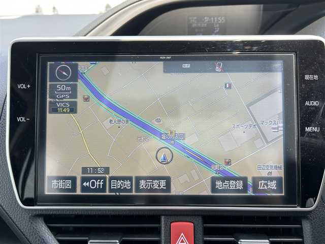 トヨタ ヴォクシー ZS 煌Ⅱ 兵庫県 2016(平28)年 5.6万km アイスチタニウムマイカメタリック ワンオーナー/SDナビ/フルセグ/BT/CD/DVD/バックカメラ/アイドリングストップ/セーフティセンスC/・プリクラッシュセーフティシステム/・レーンディパーチャーアラート/・オートマチックハイビーム/先行車発進告知機能/プッシュスタート/ETC/純正フロアマット/純正ドライブレコーダー/スマートキー/スペアキー/三列シート/ウォークスルー/両側パワースライド/取説/保証書