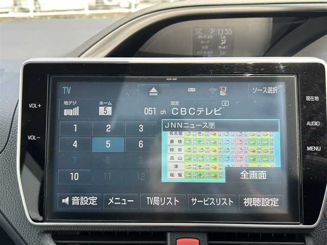 トヨタ ヴォクシー ZS 煌Ⅱ 兵庫県 2016(平28)年 5.6万km アイスチタニウムマイカメタリック ワンオーナー/SDナビ/フルセグ/BT/CD/DVD/バックカメラ/アイドリングストップ/セーフティセンスC/・プリクラッシュセーフティシステム/・レーンディパーチャーアラート/・オートマチックハイビーム/先行車発進告知機能/プッシュスタート/ETC/純正フロアマット/純正ドライブレコーダー/スマートキー/スペアキー/三列シート/ウォークスルー/両側パワースライド/取説/保証書